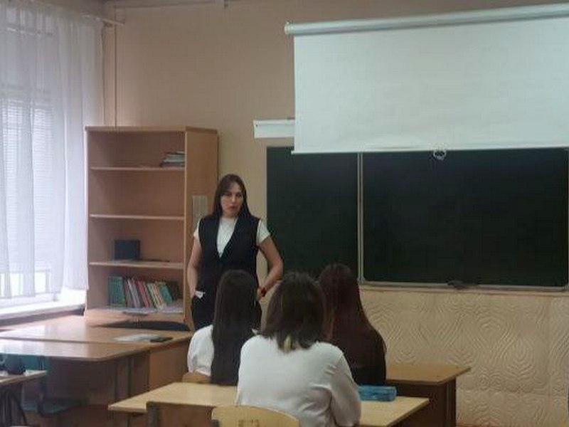 Урок предпринимательства прошёл в 10А классе.